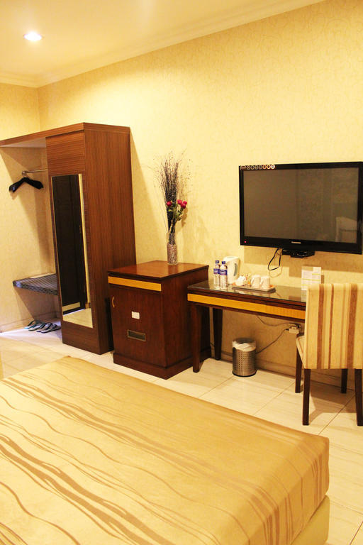 Hotel C3 スマラン エクステリア 写真