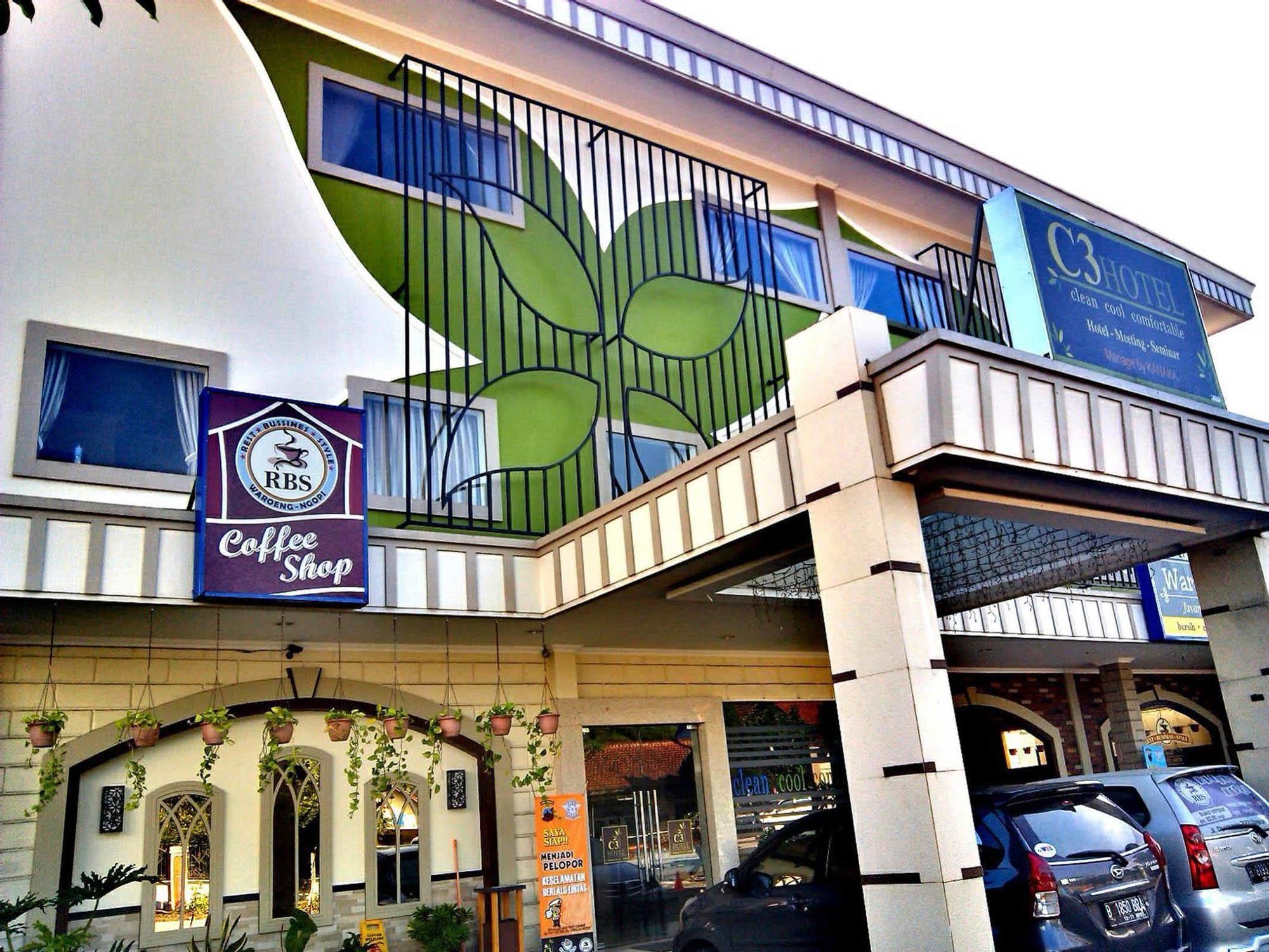 Hotel C3 スマラン エクステリア 写真